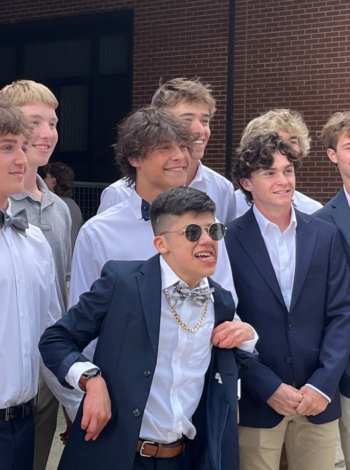 Picture of students dressed up for prom.