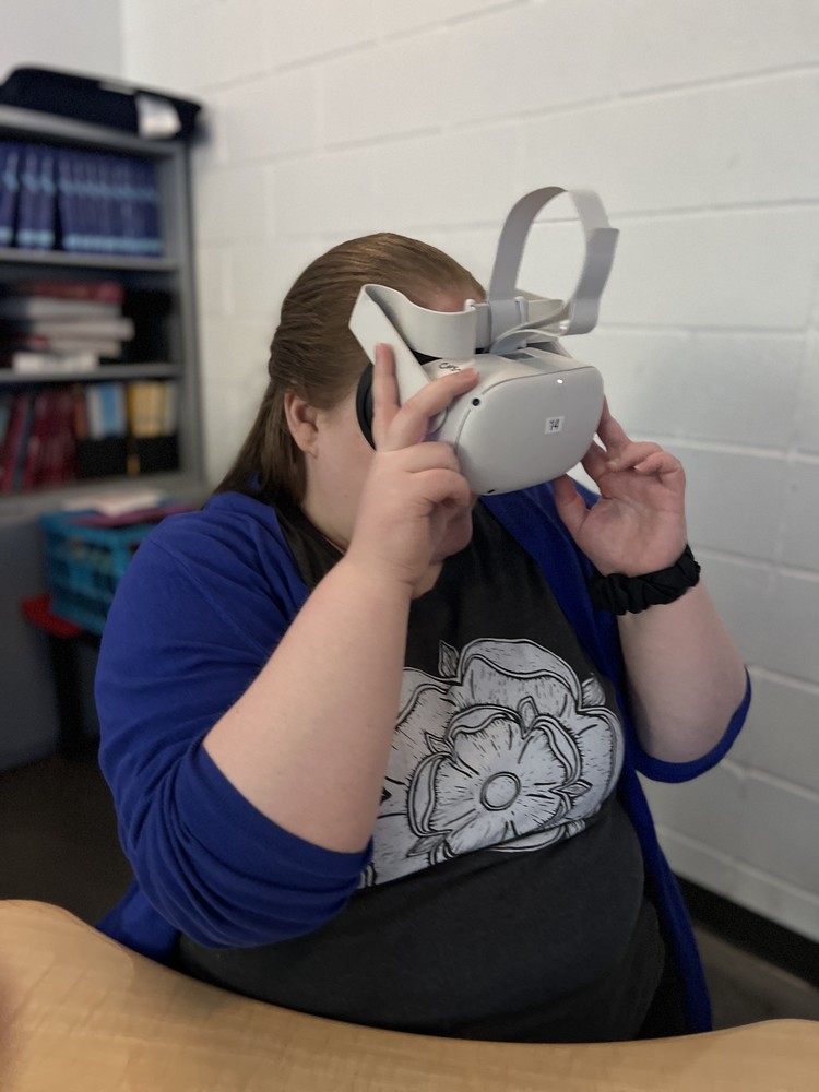 Ms. Brawley's class explores VR!