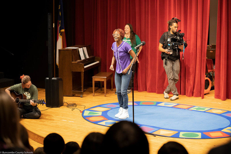LEAF artist Virtuous making a music video at WD Williams Elementary.